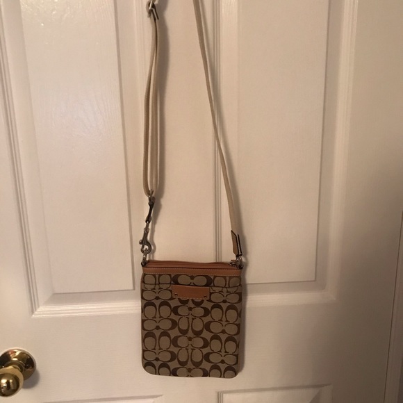 Coach crossbody purse (authentic) - Picture 4 of 4